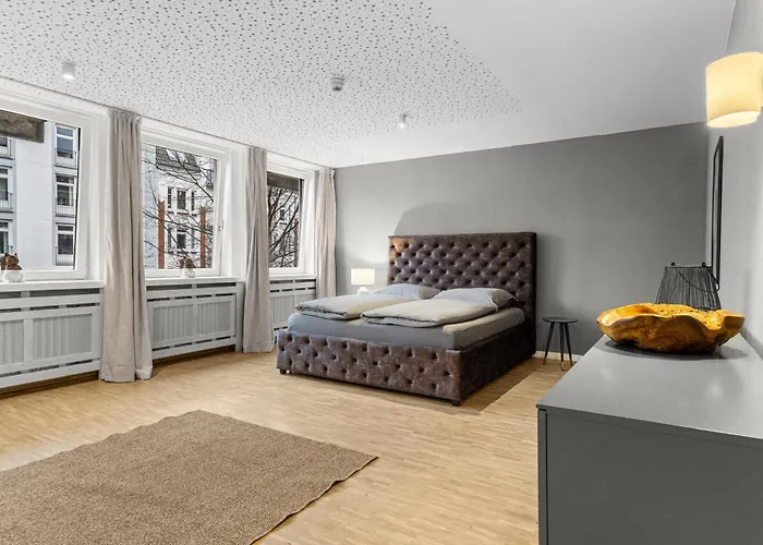 Apartament 280 Qm Billard Tischtennis Tischkicker *